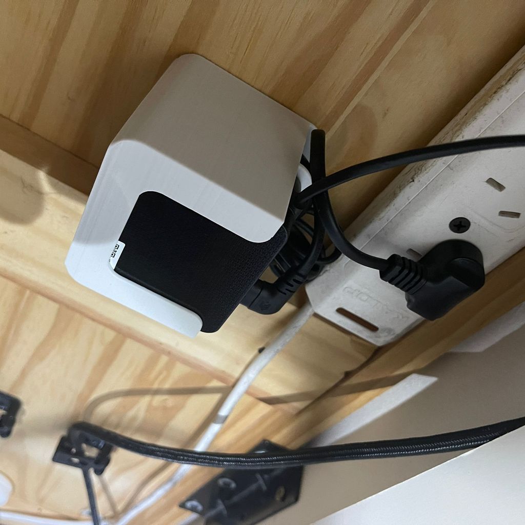 Steun voor Samsung Odyssey G5-lichtnetadapter voor onder het bureau