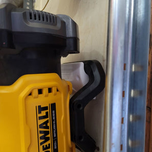 Muurbeugel voor DeWalt DCBL722 bladblazer