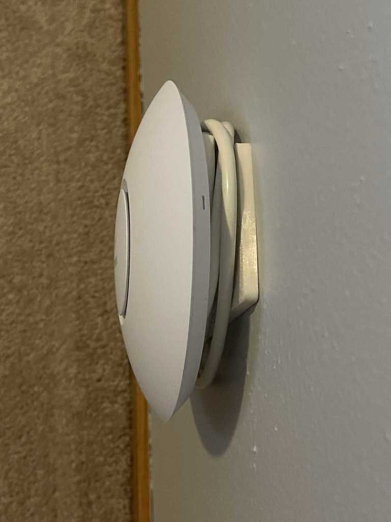 Ubiquiti Unifi Access Point AC Lite Wandplaat met Keystone