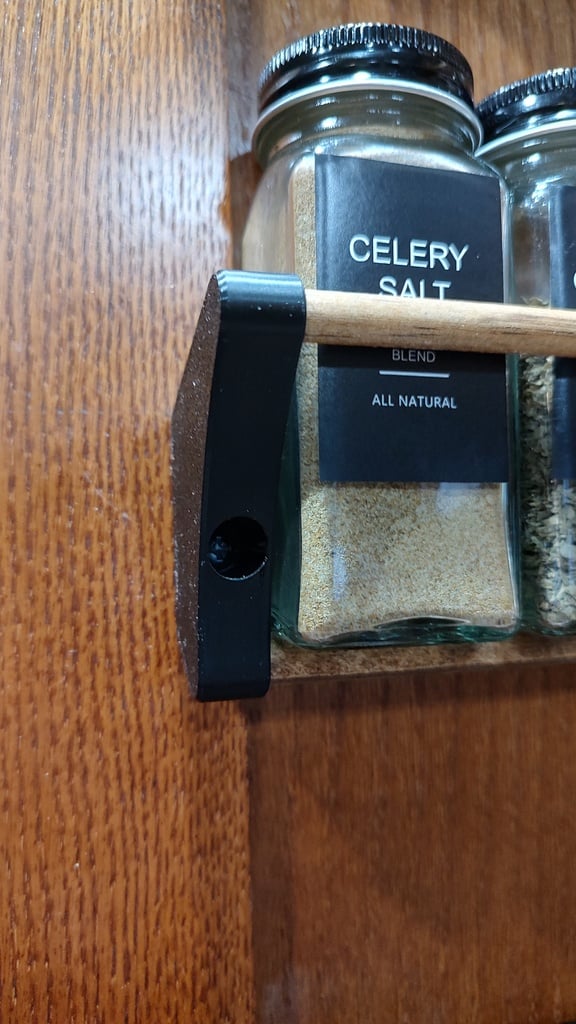 Aan kast gemonteerde kruidenrek