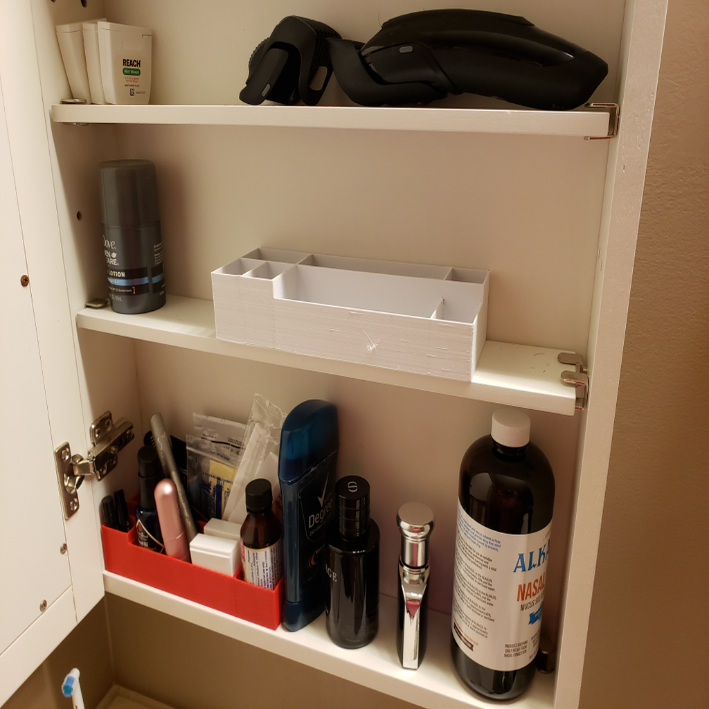 Veelzijdige organizer voor medicijnkast en bureau