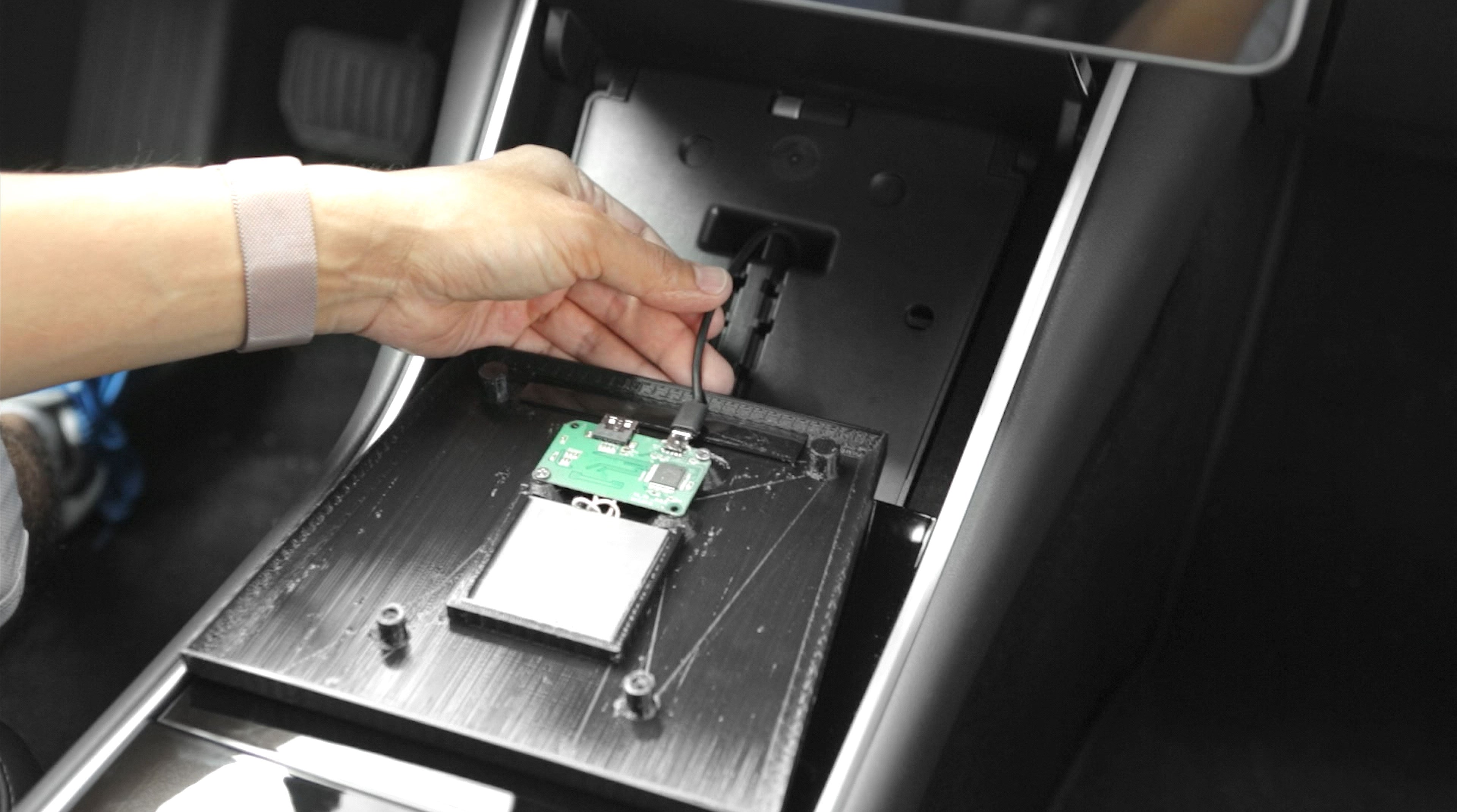 Draadloze Qi-oplader voor Tesla Model 3