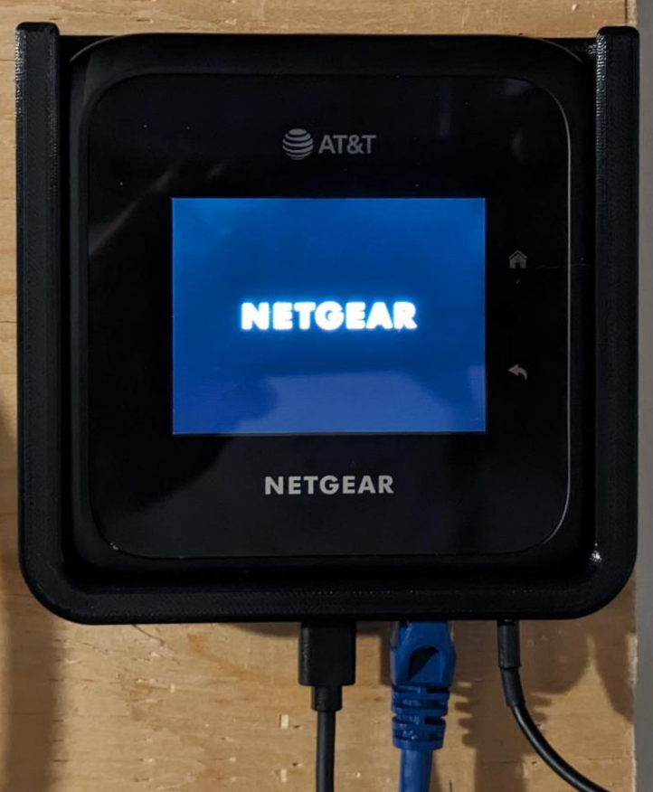 Netgear Nighthawk M6 Pro Wandmontage