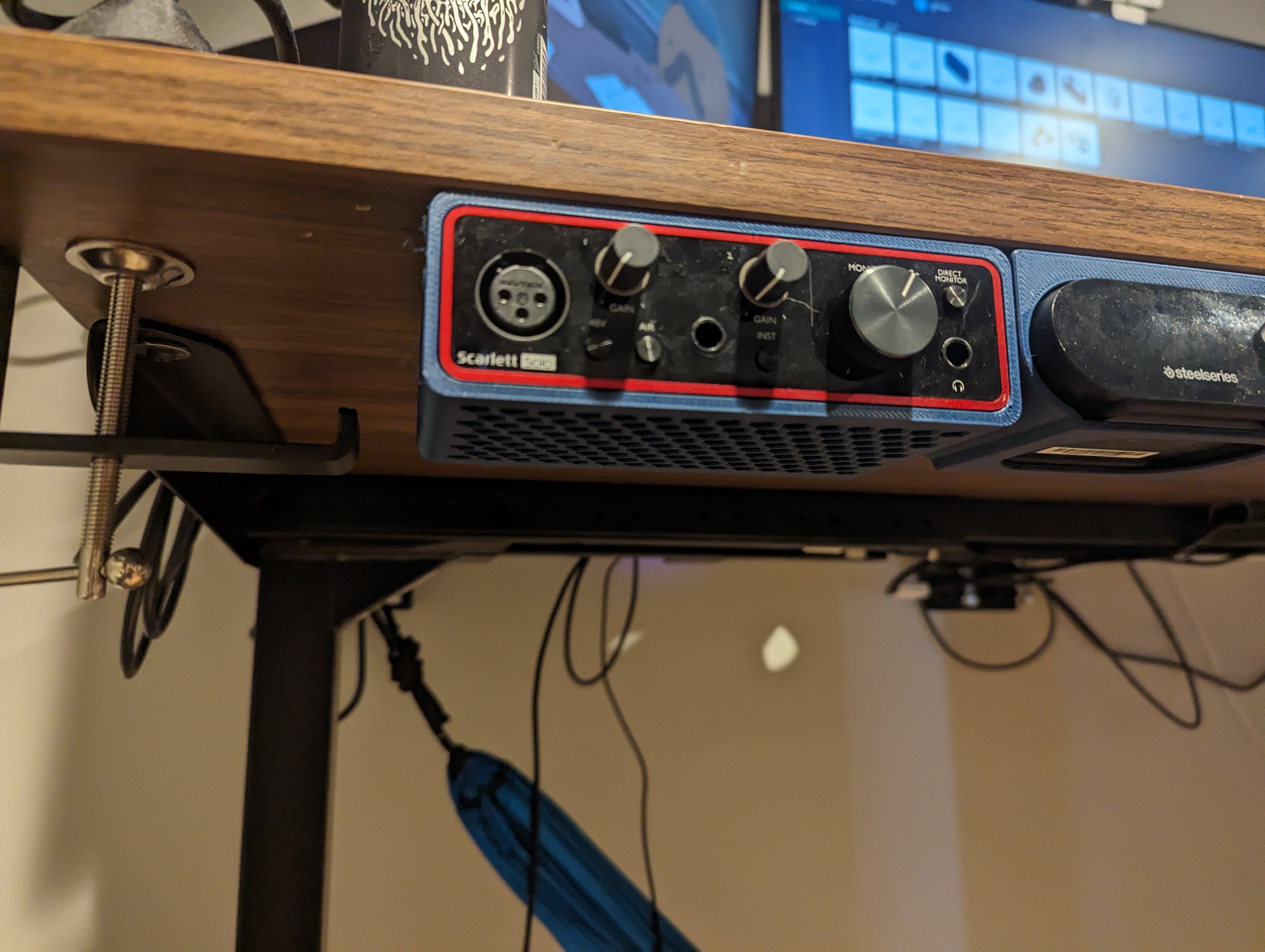 Focusrite Scarlett Solo Bureau-montage