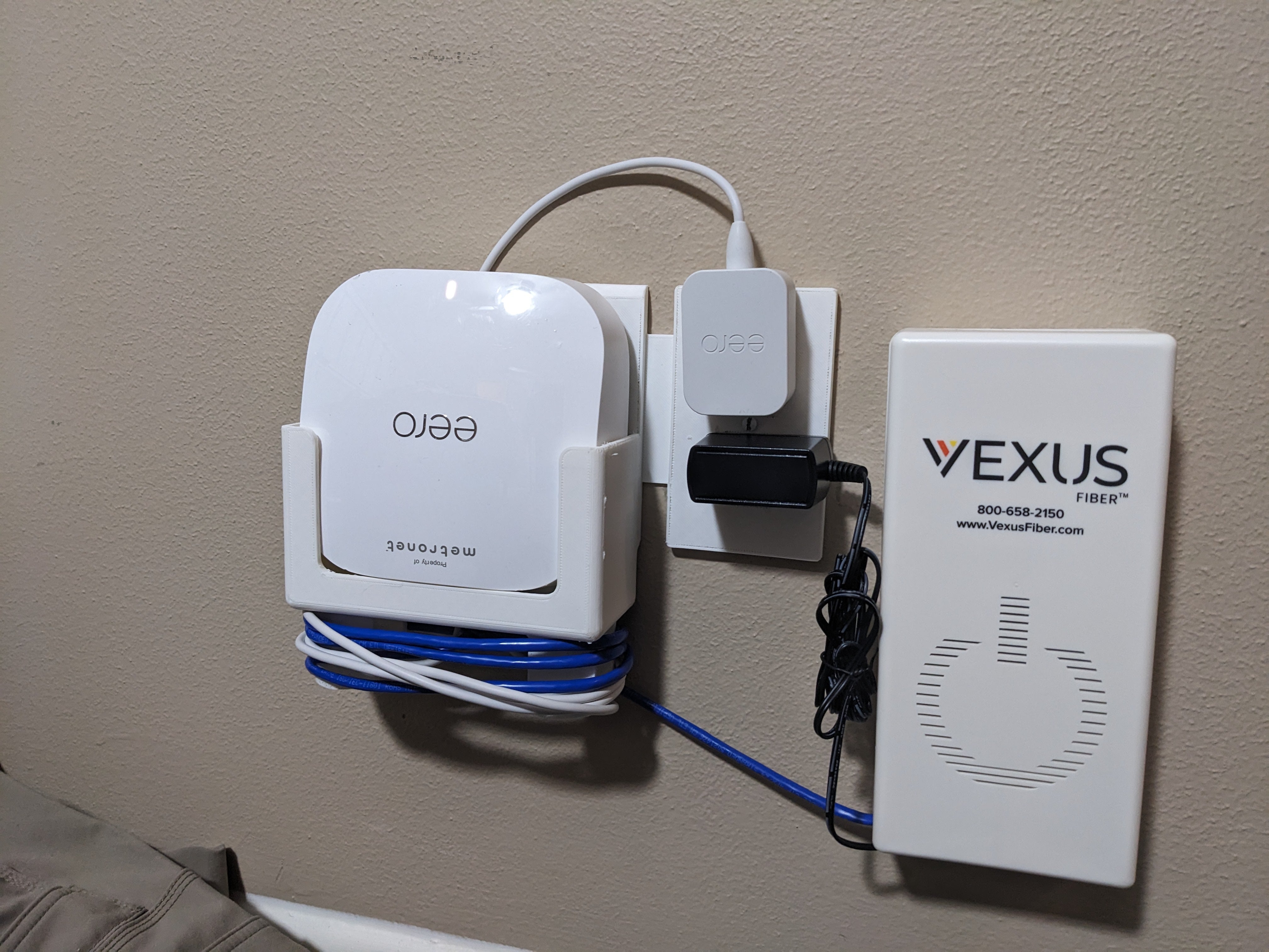 Eero Pro 6 wandmontage met kabelopslag