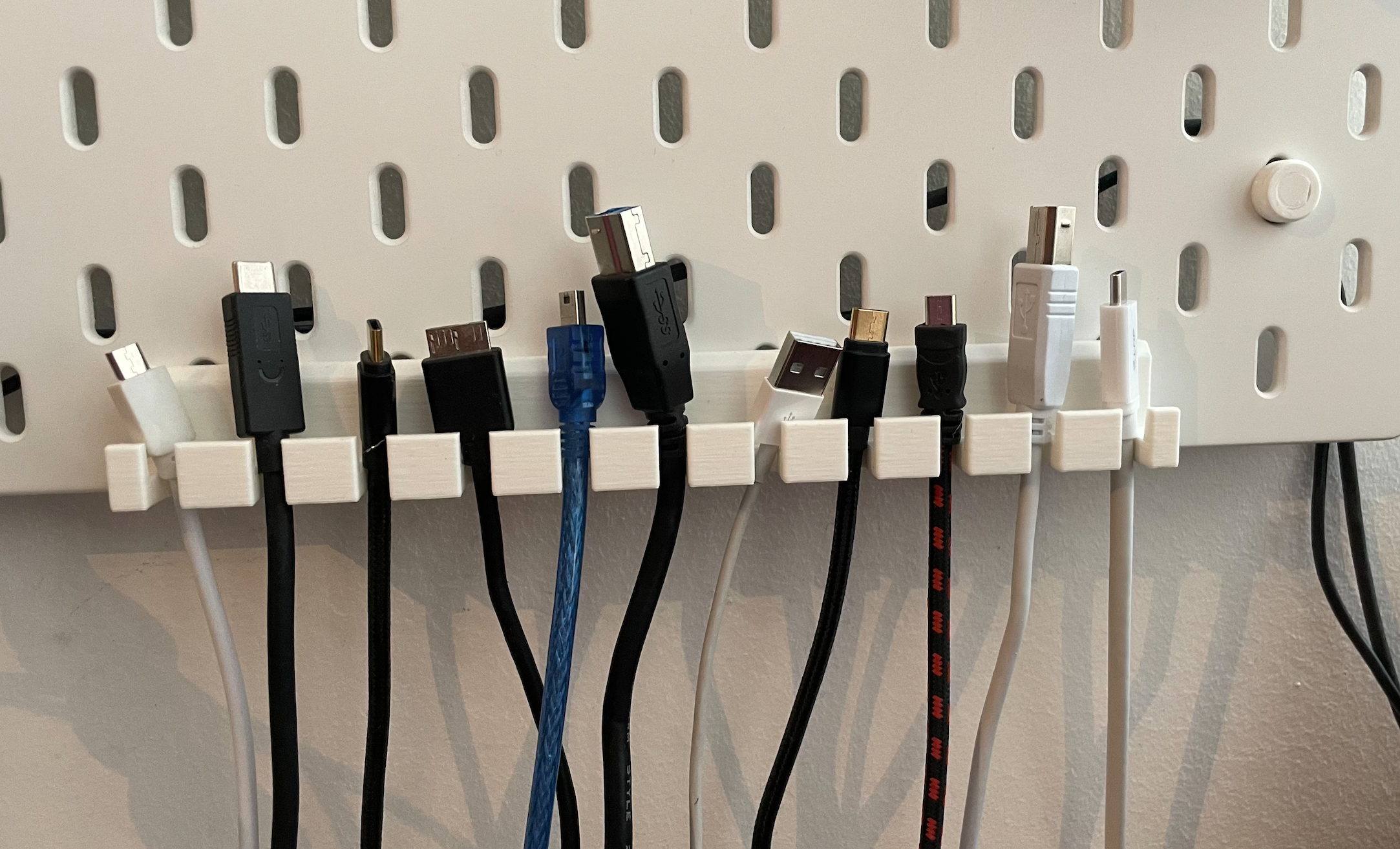 Skadis USB-kabelhouder