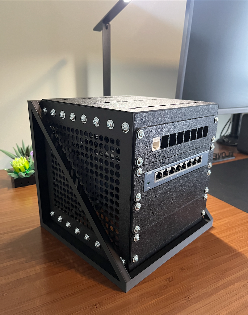 Muurmontage/plank voor Mini serverrack