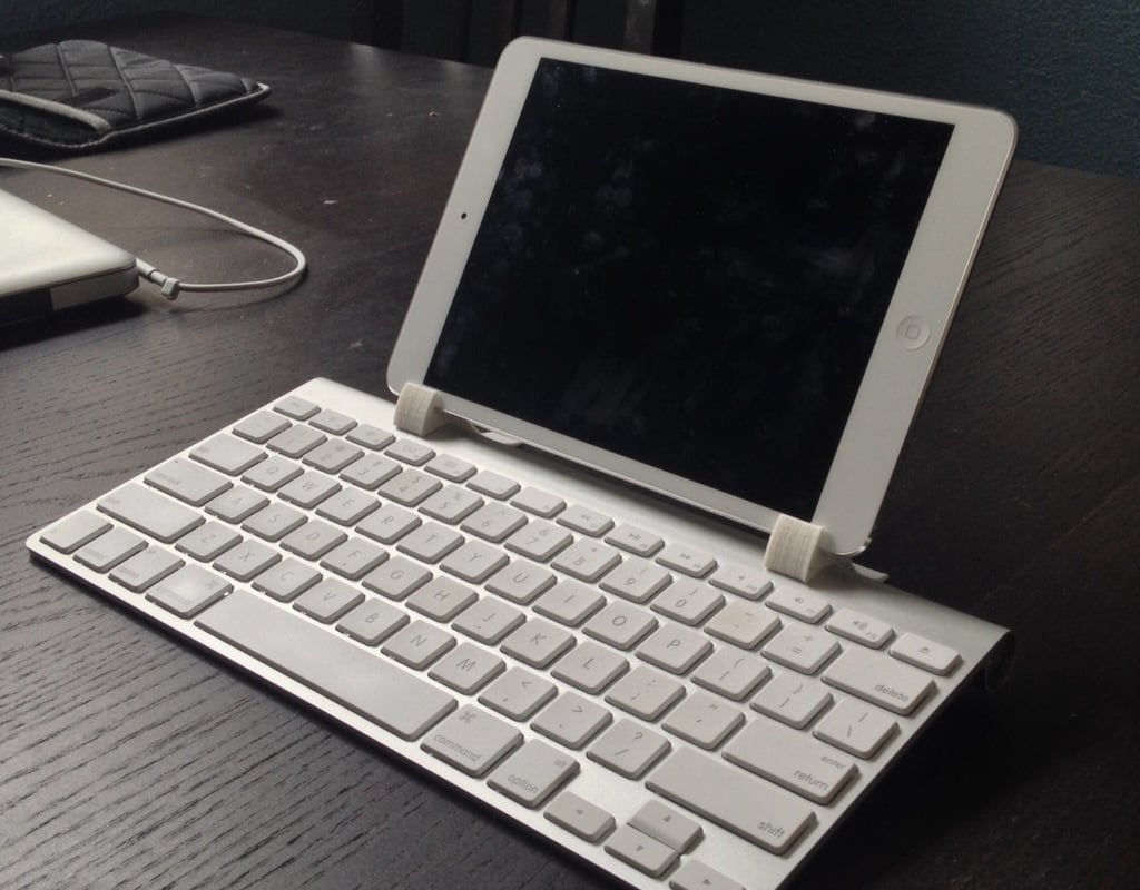 Geremixte iPad Mini en Apple houder voor draadloos toetsenbord