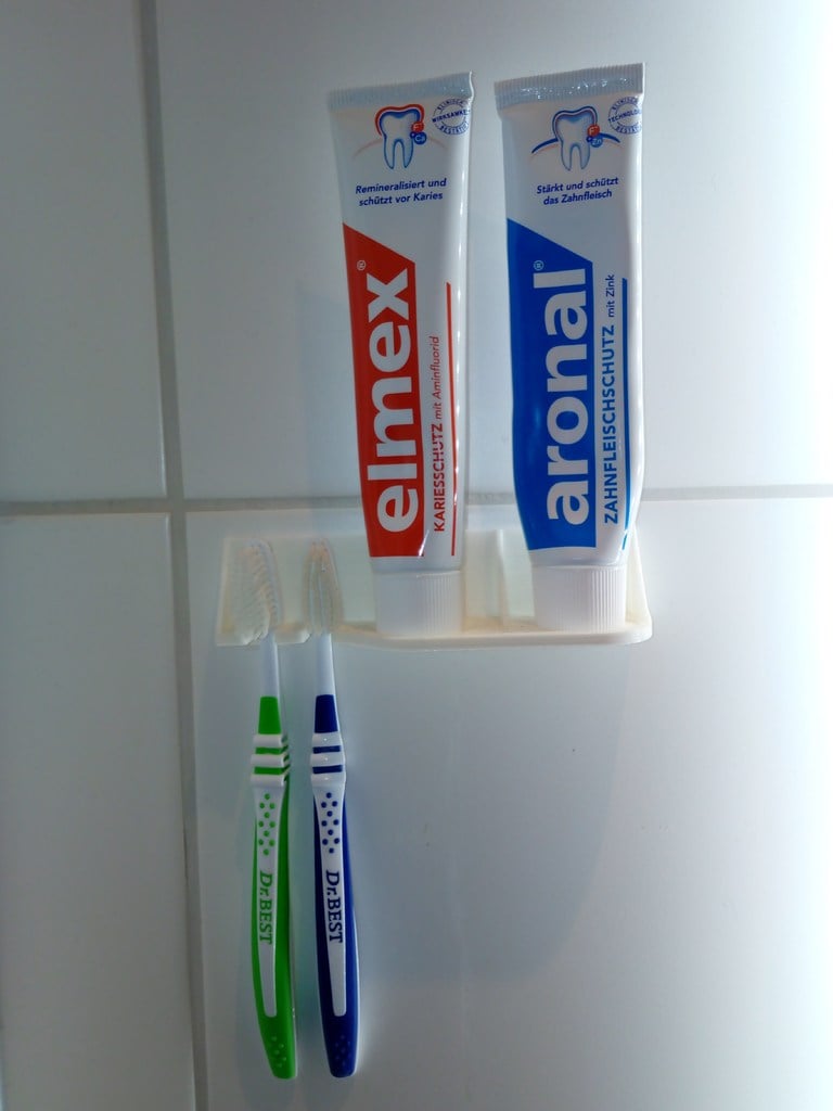 Schroefloze tandenborstelhouder voor verschillende borsteltypes