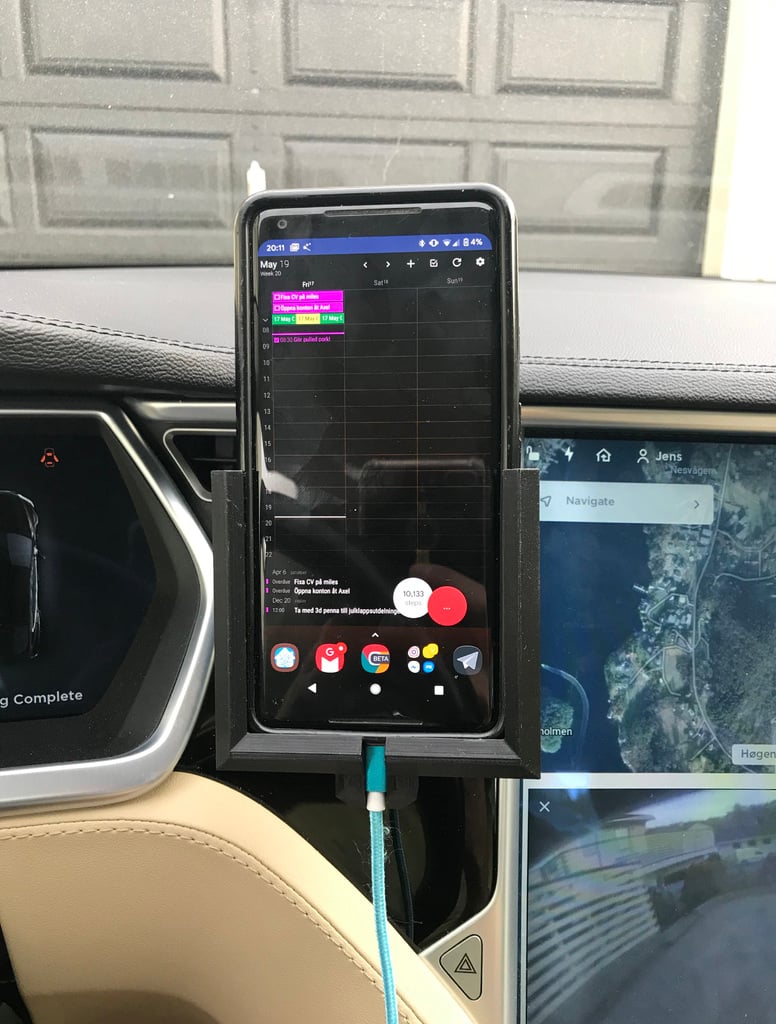 Telefoonhouder met AC-montage voor de Pixel 2 XL met Rhinoshield Crashguard in een Tesla Model S