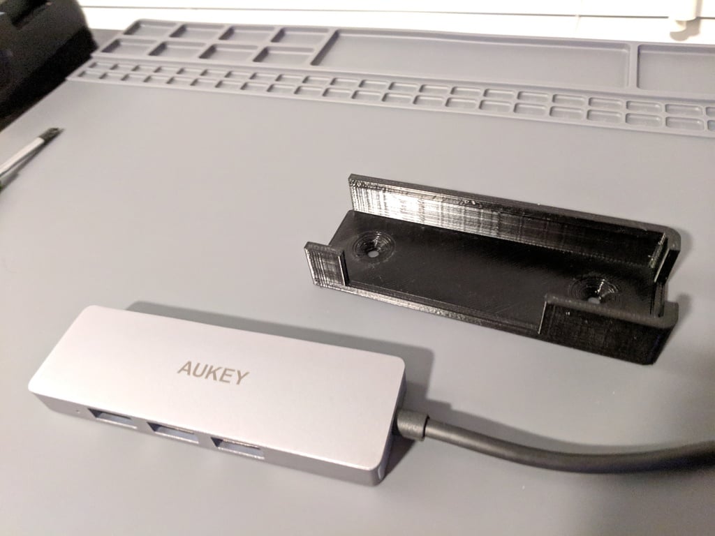 Aukey CB-H36 USB-hubbevestiging voor bureau
