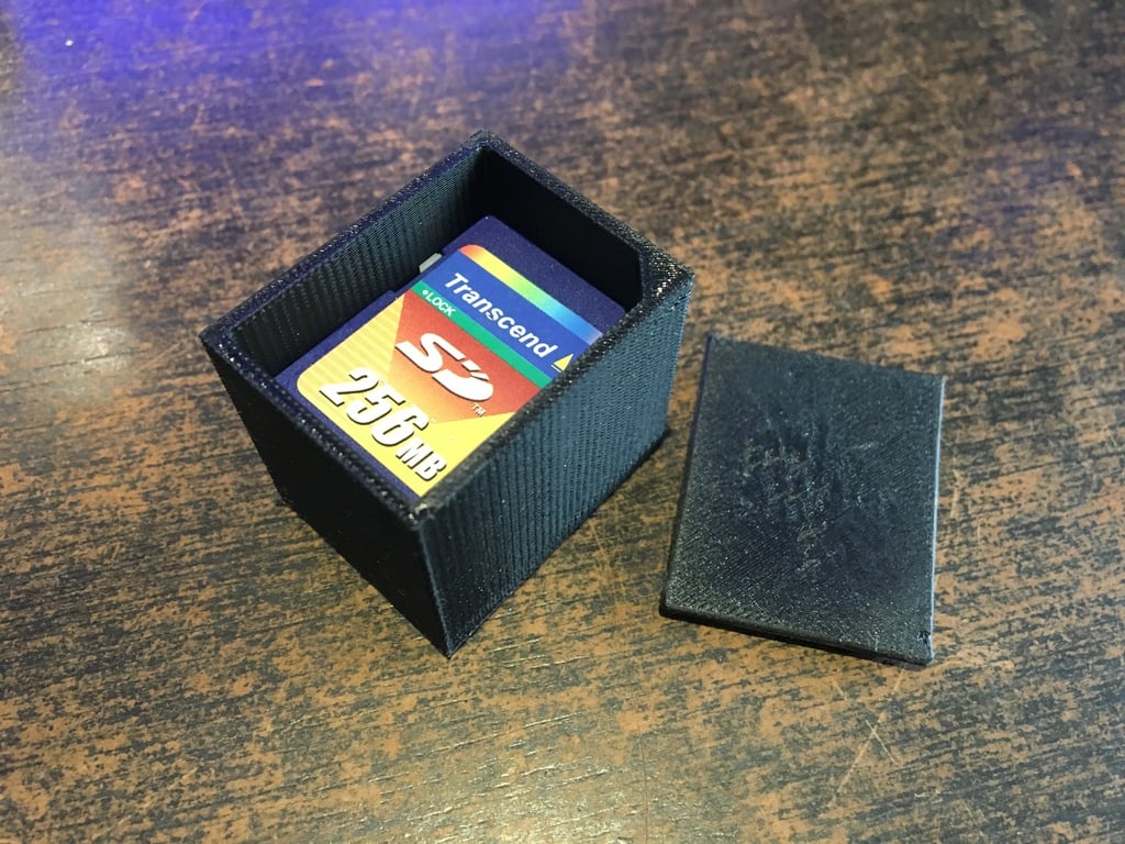 Eenvoudige SD-kaarthouder met deksel