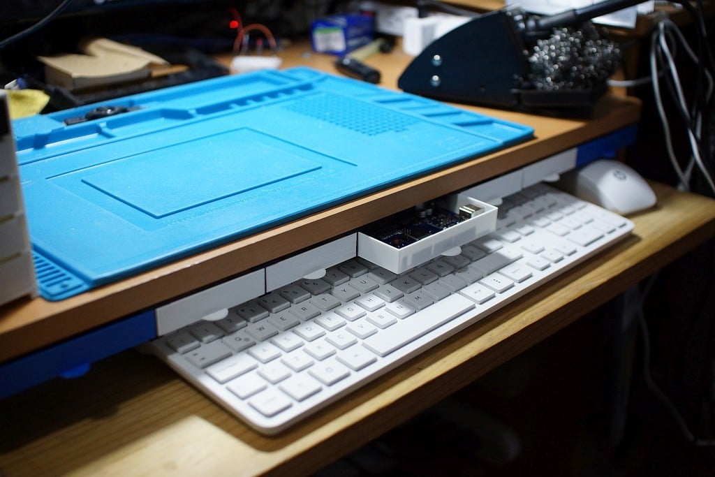Minilade voor onder het bureau voor Arduino Mega en Uno