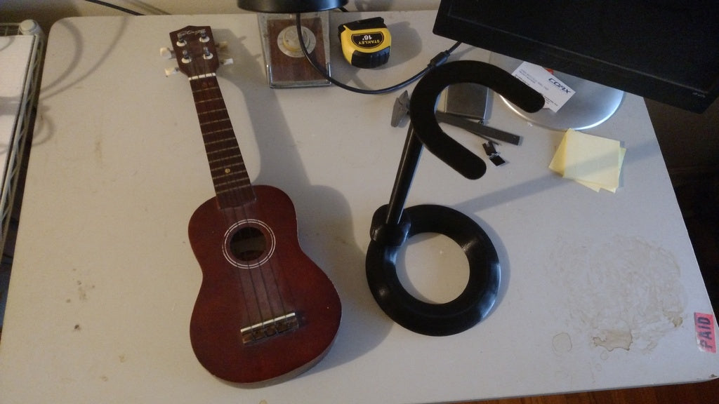 Stagg sopraan ukulele standaard en standaard