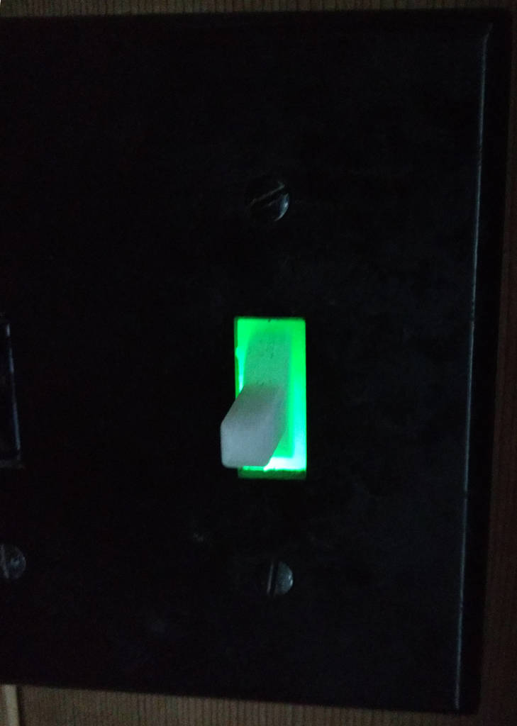 Bijgewerkte Sonoff-lichtschakelaar V2+ in de muur SNEL en afdrukbaar