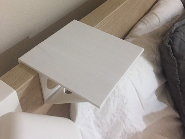 Ikea Malm nachtkastje en luidsprekerstandaard