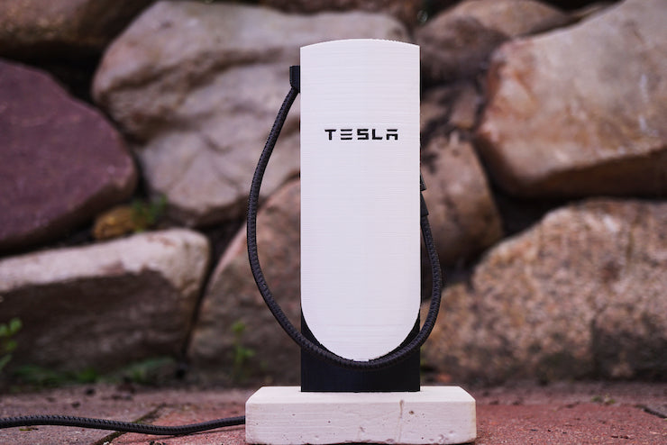 Tesla V4 Supercharger telefoonopladermodel