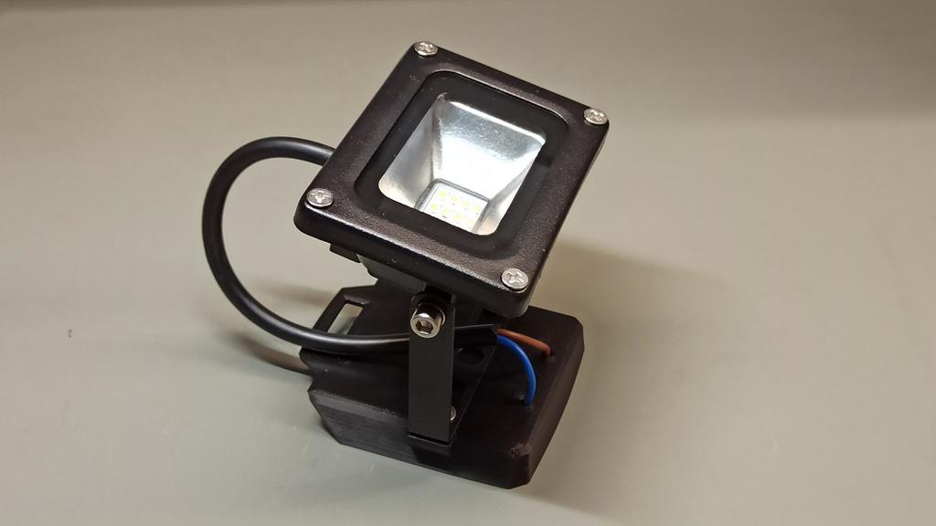 Parkside X20V Team LED 10W schijnwerper / werklamp voor camping en werkplaats