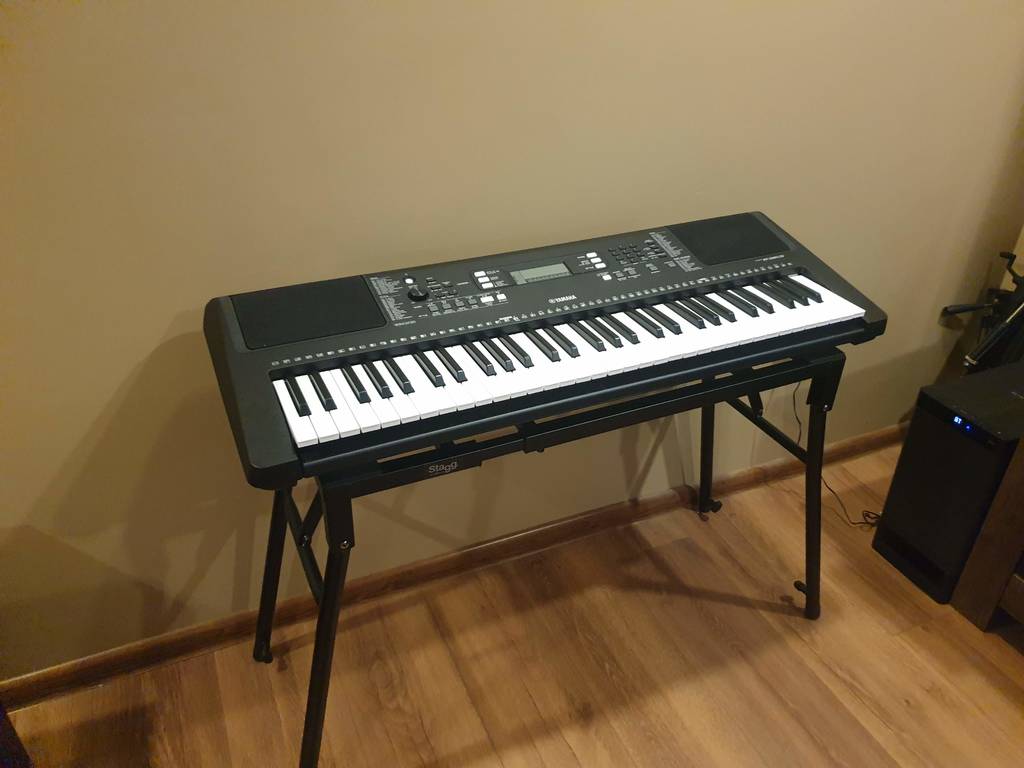 Yamaha PSR-363 Adapter voor pianostatief van Stagg