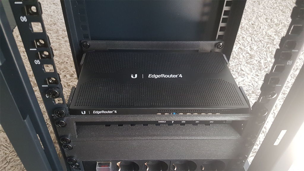 Ubiquiti EdgeRouter 4 (ER-4) Rackmontage voor 10 inch serverrack