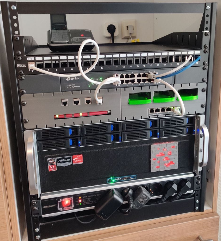 19&quot; 2U rackmontage voor Fritzbox-router, PoE-switch en framboos