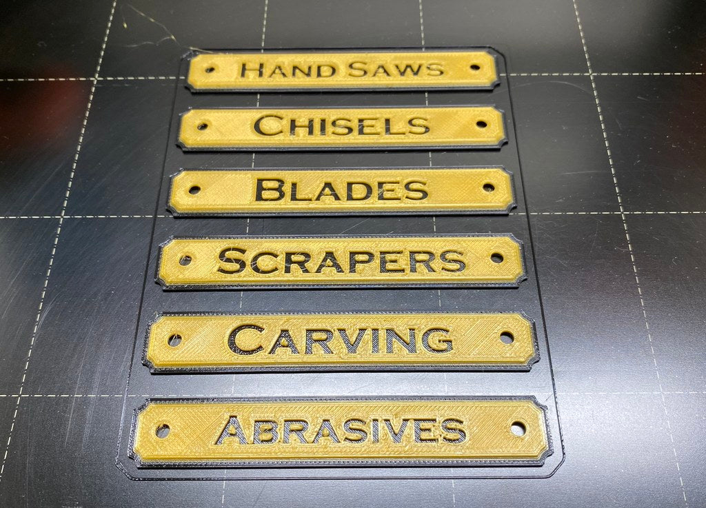 3D-geprinte naamplaatjes voor de werkplaats