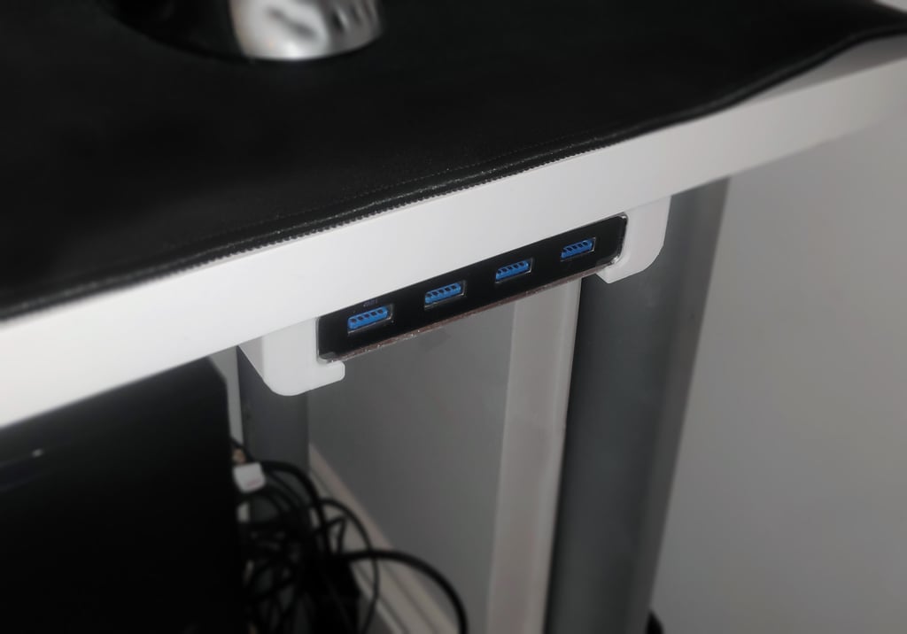 Moshi iLynx USB-hub onder bureausteun