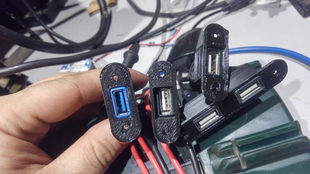 Flens voor USB-kabelhouder voor 4-poorts USB-hub en USB3-verlengkabel